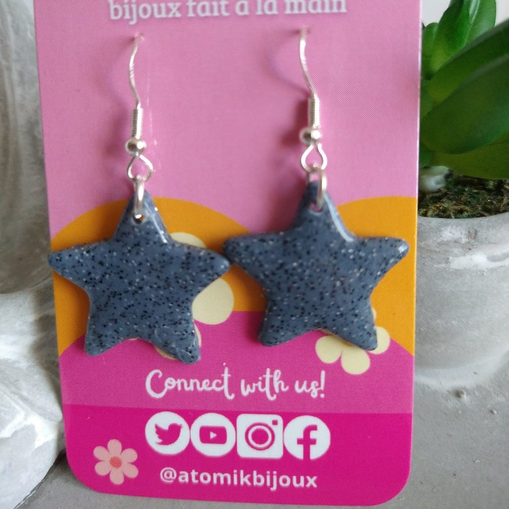 Boucles d’oreilles en argile polymère faites à la main. Handmade polymer clay